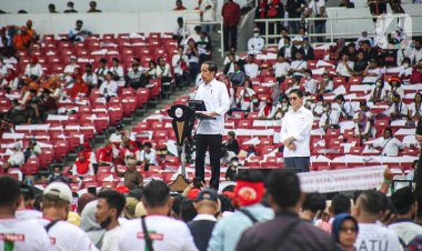 Ngumpulin Massa, Apa yang Dicari Jokowi?