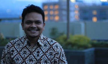 Menepuk JIS, Terpercik ke Proyek Sendiri