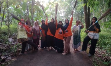 WARGA PERUM GRIYA INDAH DUKUHMAJA LURAGUNG KERJA BAKTI