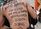 Viral, Buruh Bekasi Pampang Tulisan Di Punggung Keliling Kawasan