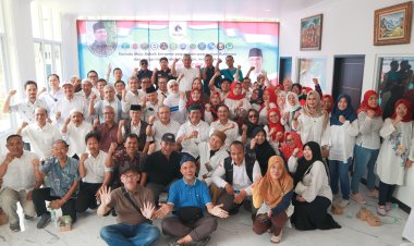 MASYARAKAT KUNINGAN JAKARTA DEKLARASI DUKUNG ANIES BASWEDAN JADI GUBERNUR JAKARTA