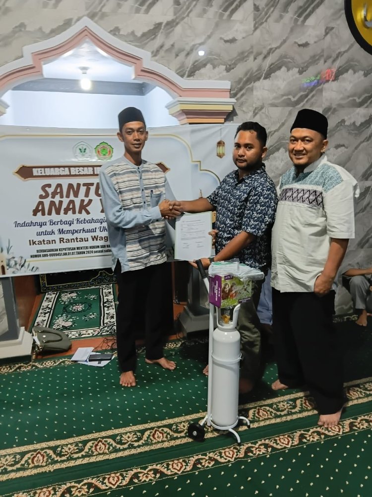 IRWAJA PEDULI KAMPUNG HALAMAN, SUMBANGKAN ALAT OKSIGEN LENGKAP UNTUK DUSUN V WAGE DESA MALEBER 