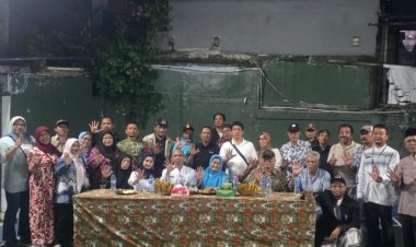 GOTONG ROYONG KADER RW KUNCI PENGUATAN PROGRAM KAMPUNG IKLIM DI JATINEGARA KAUM