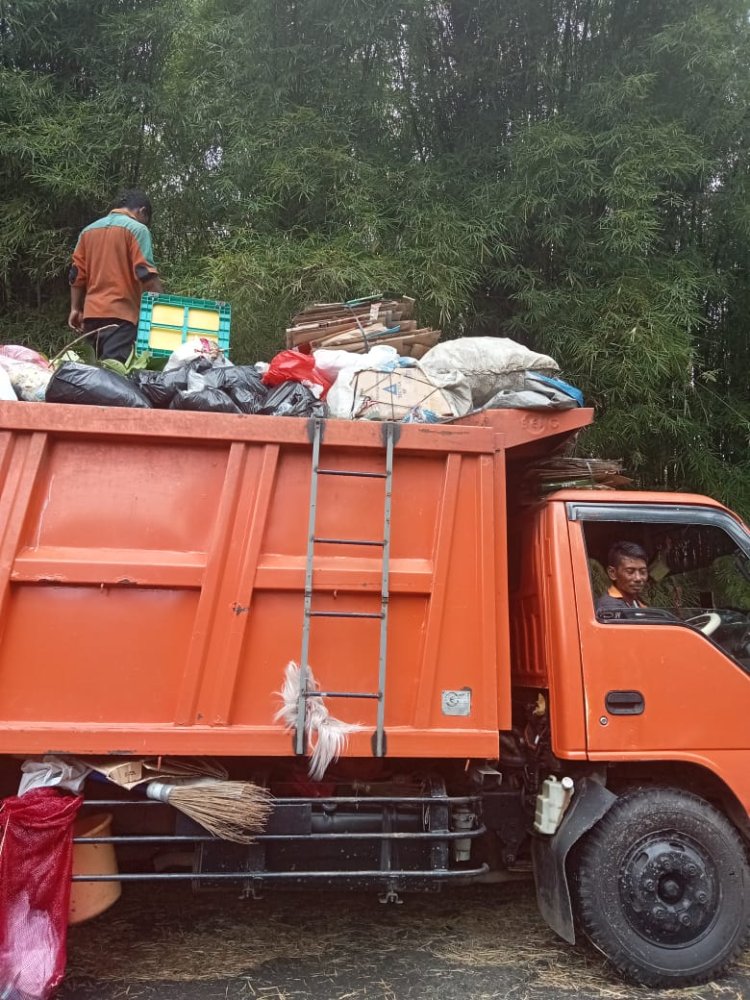 SAMPAH, SINDIRAN, DAN KONSISTENSI YANG HILANG