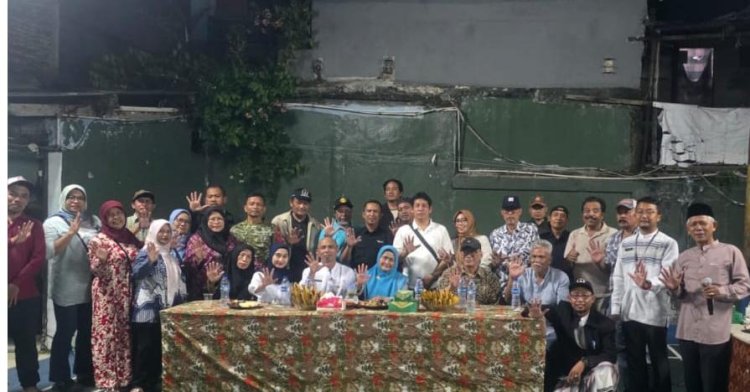 GOTONG ROYONG KADER RW KUNCI PENGUATAN PROGRAM KAMPUNG IKLIM DI JATINEGARA KAUM