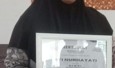 MENGENAL ATI NURHAYATI, GURU MDTA TONJONG SANGKANURIP YANG MENEBAR CAHAYA PENDIDIKAN DAN MENJADI NOMINE GURU PINUNJUL 2026